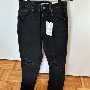Zara jeans new with tags. Classic mom fit